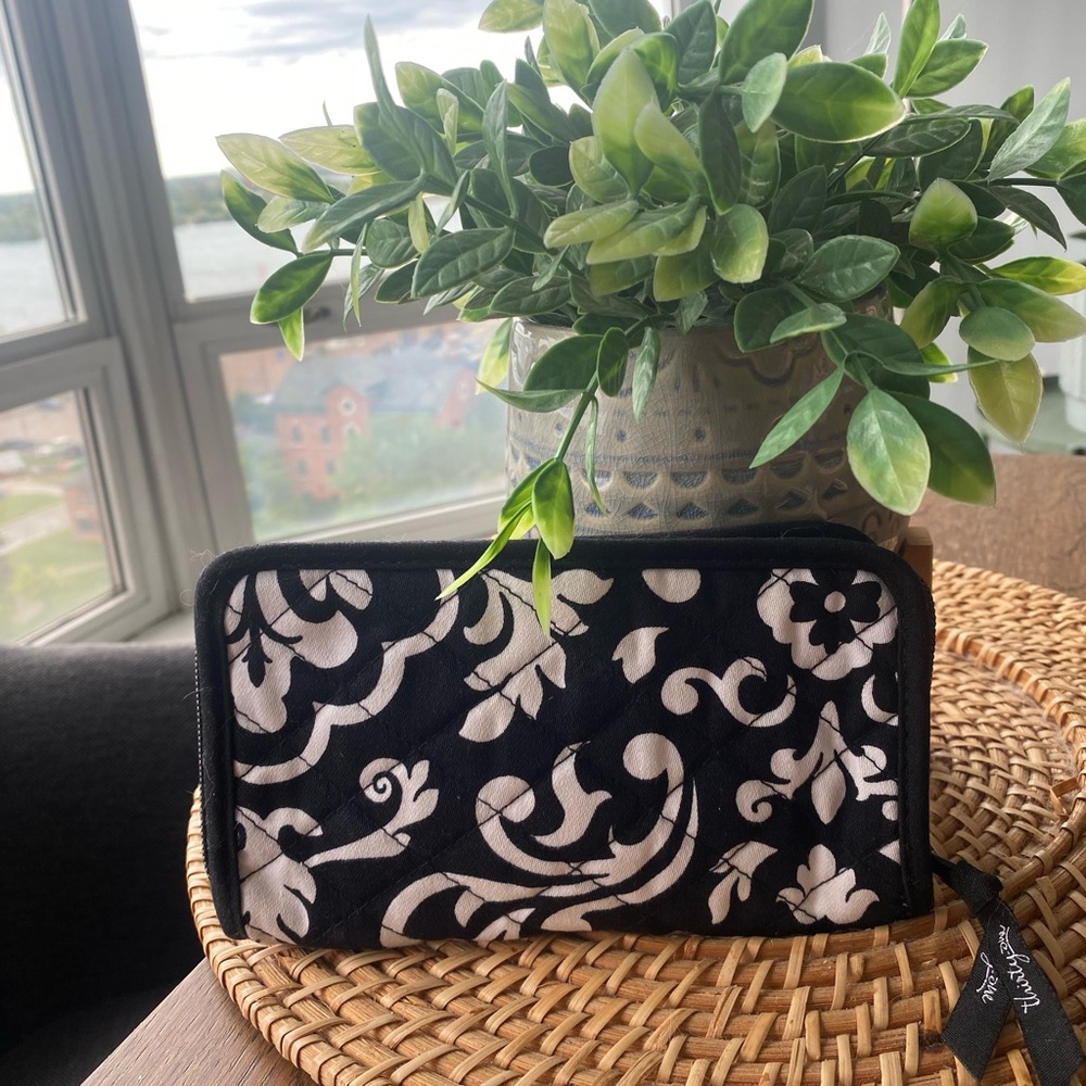 Thirty One Wallet
